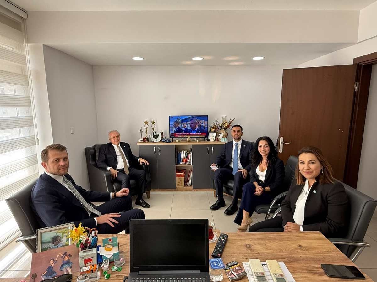 İYİ Parti heyeti, ANKA Ege Bölge Temsilciliği\'nde basın-emek ilişkilerini görüştü