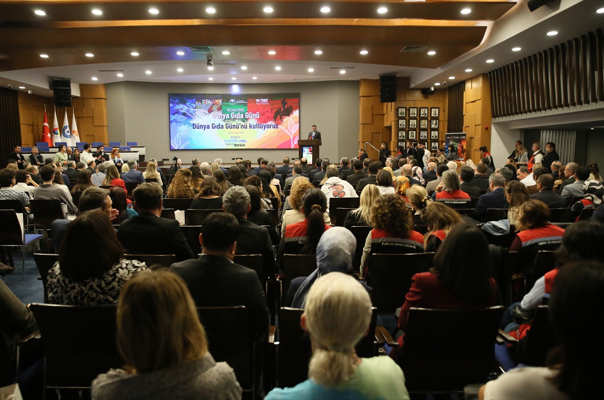 İzmir\'de Dünya Gıda Günü\'nde 645 milyon insanın açlıkla karşı karşıya olduğu belirtildi