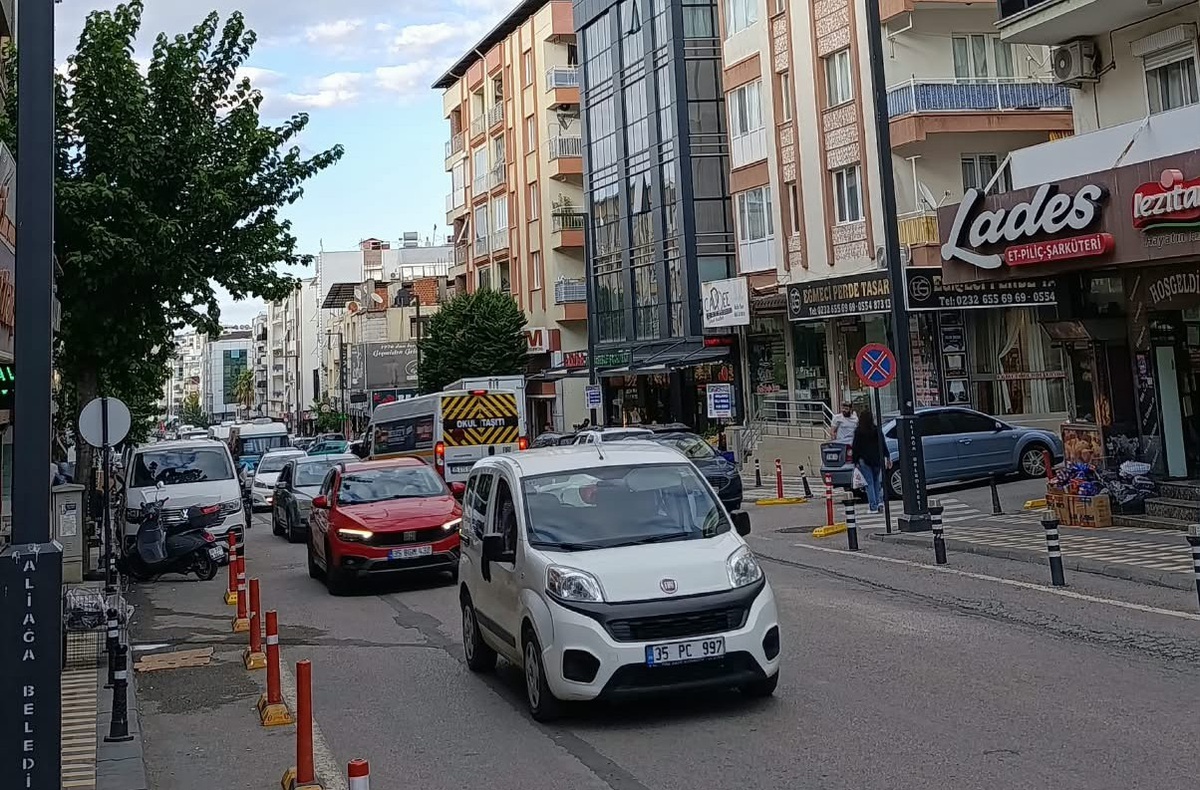 TÜİK\'e göre İzmir\'de trafiğe kayıtlı taşıt sayısı eylül sonu 2 milyon 185 bin 457 oldu