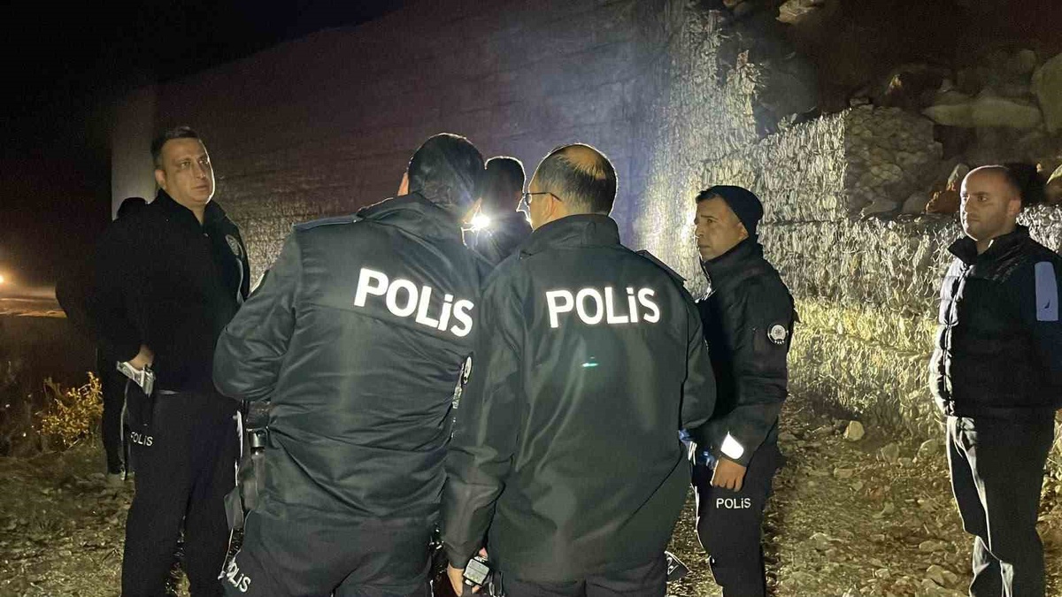 Karaman\'da 63 yaşındaki şahıs 2 metre yükseklikten dere yatağına düşerek öldü