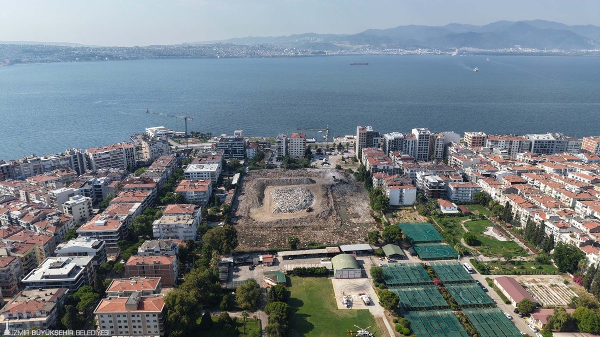Karşıyaka\'nın yeni stadının zemin etüdü ihalesi 7 milyon 290 bin 800 TL\'ye sonuçlandı