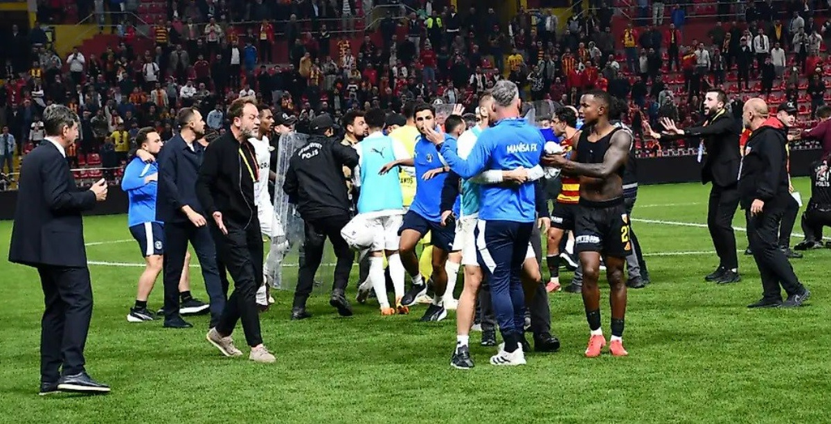 PFDK, Kayserispor'a Manisa FK maçı olayları için 140 bin TL para cezası verdi