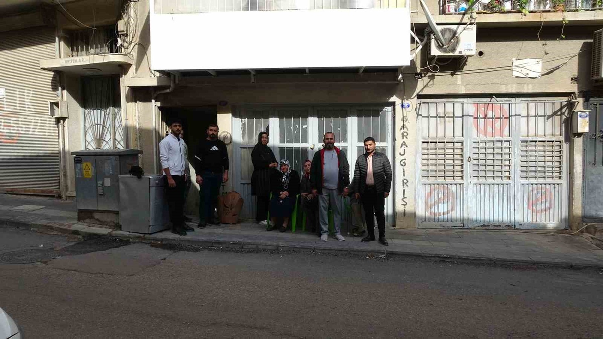 Kilis\'te apartmanın kolonları su altında, 12 daire sakini çözüm istiyor