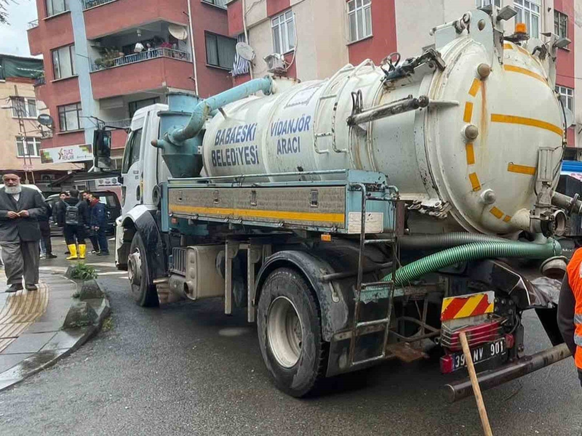 İstanbul\'da sel ve heyelanın ardından Kırklareli\'den personel desteği gönderildi