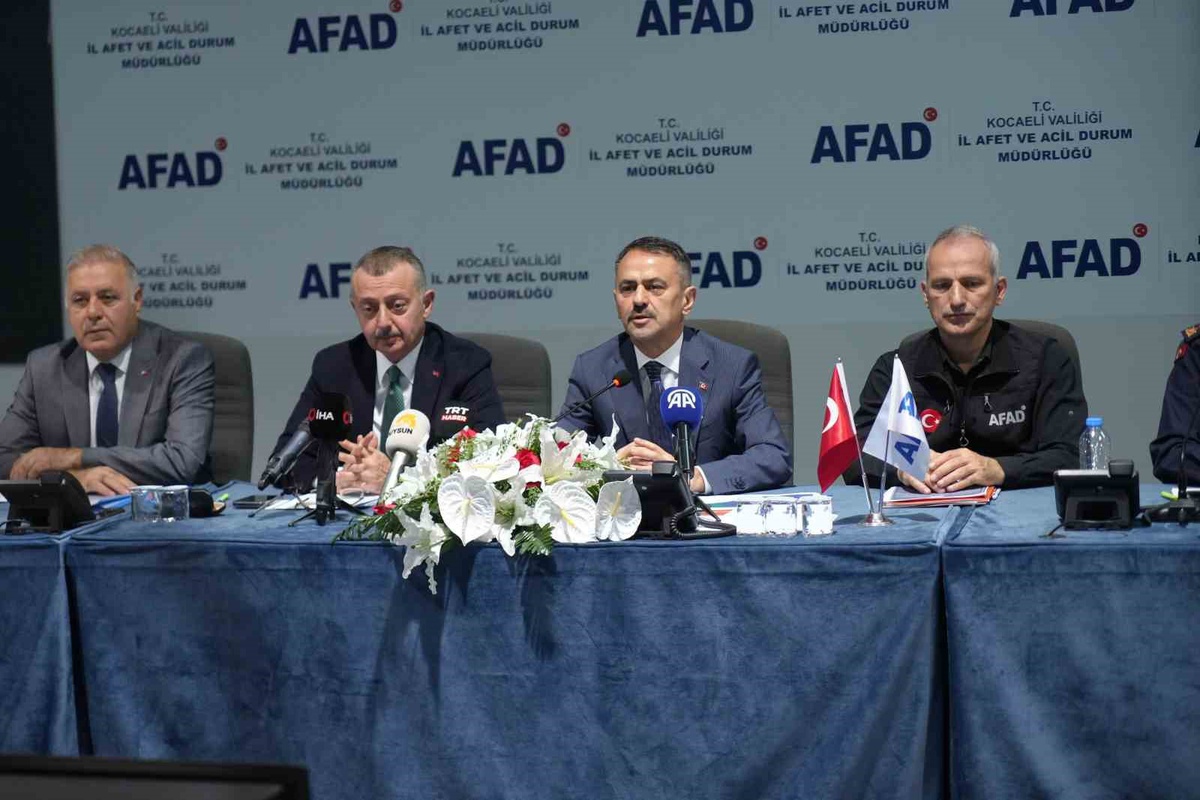 Kocaeli\'de sel ve heyelan: 267 kişi kurtarıldı, 1 kişi aranıyor