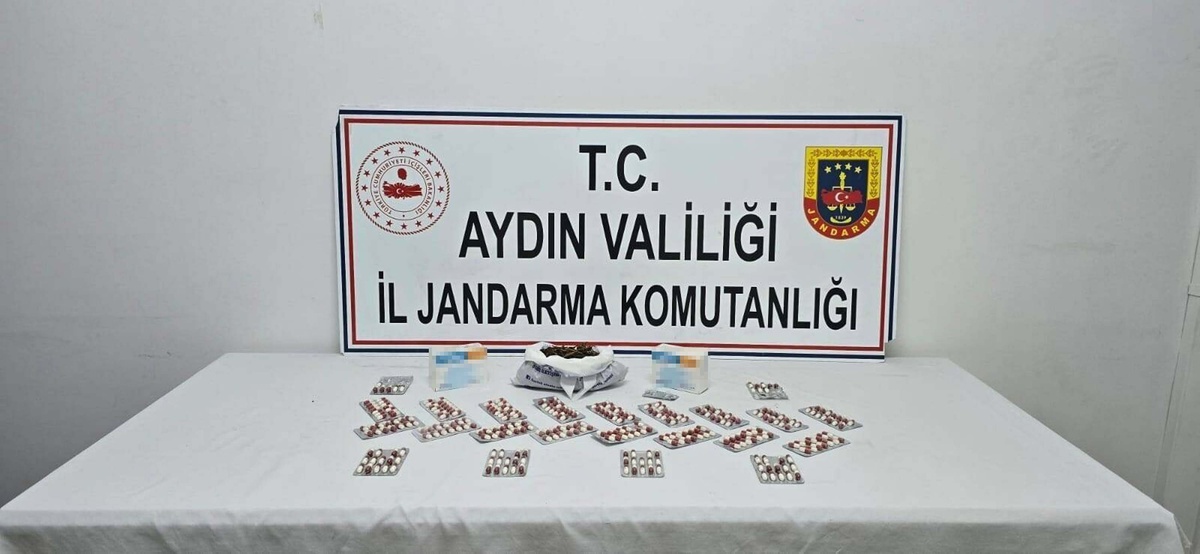 Kuşadası\'nda jandarma baskınında 3 şüpheli gözaltına alındı, 1064 hap ele geçirildi