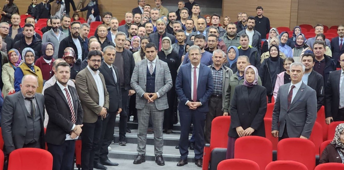 Kütahya İl Milli Eğitim Müdürü Yılmaz, Tavşanlı\'da velilerin taleplerini dinledi