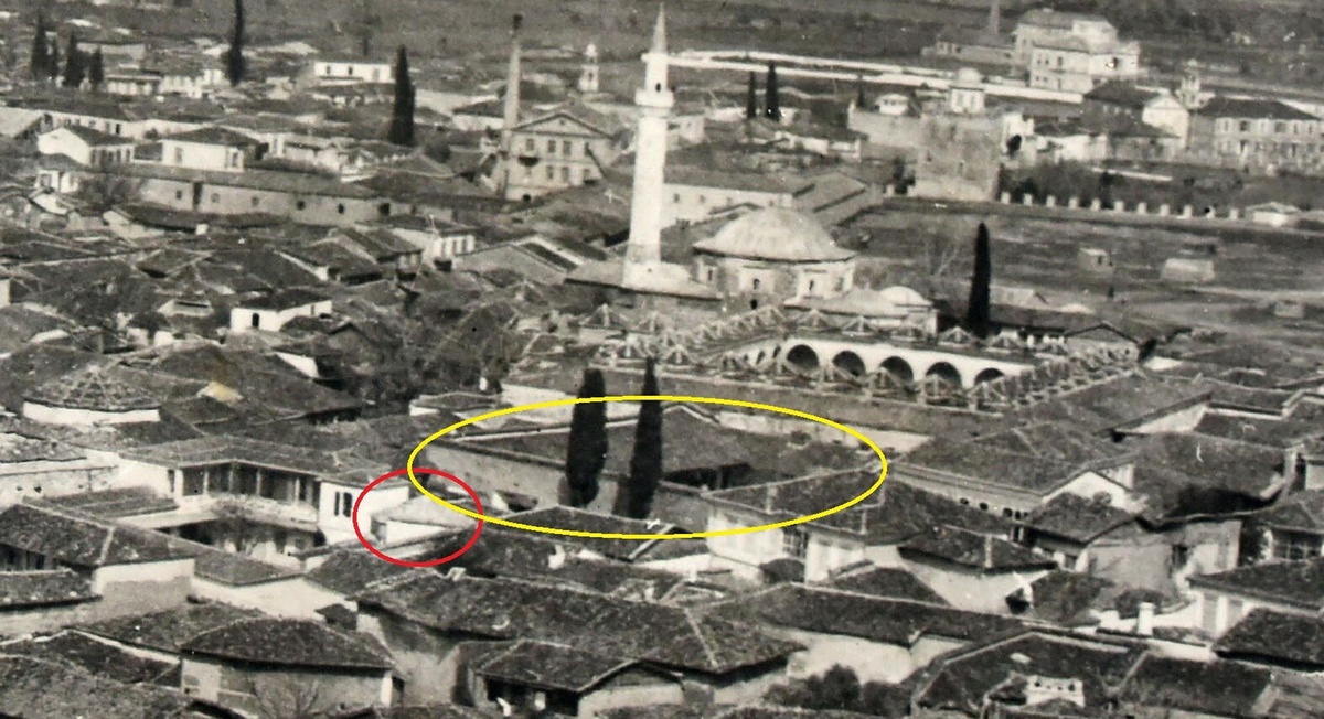 15. yüzyıldan kalan Hindistani Medresesi\'nin son parçası Manisa\'da kömürlük olarak kullanılıyor