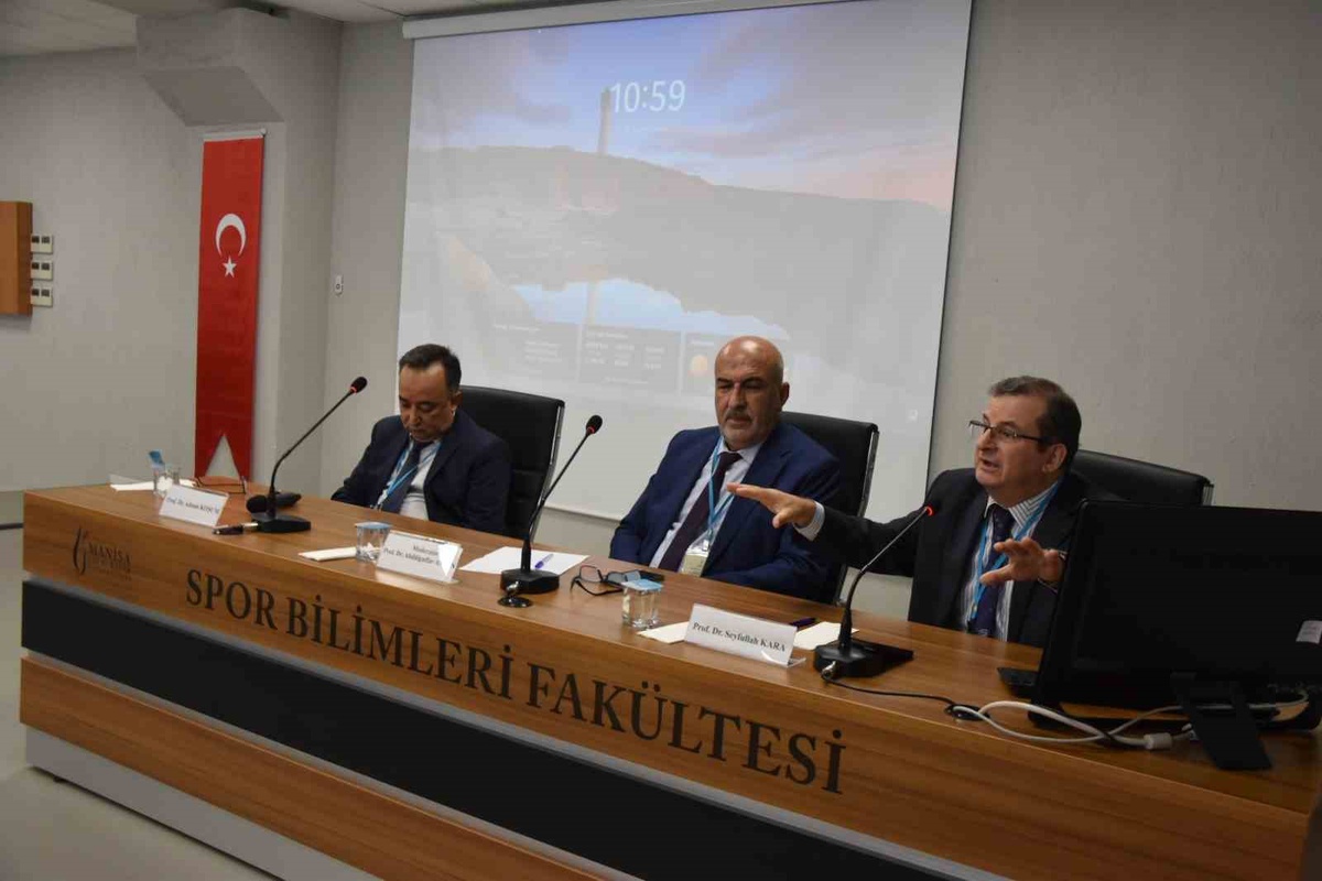 Manisa\'da uluslararası din ve hayat sempozyumu MCBÜ İlahiyat\'ta başladı