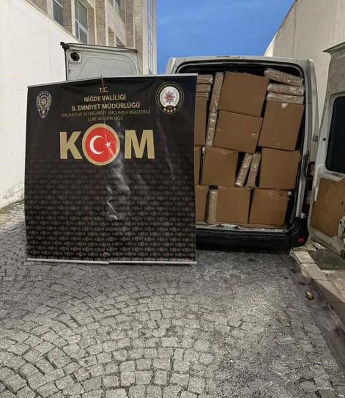 Niğde\'de 6 milyon TL\'lik kaçak makaron ele geçirildi, 2 şüpheli yakalandı