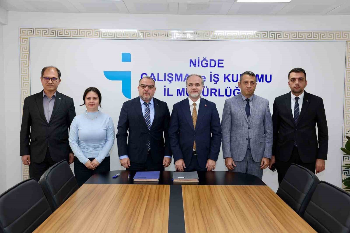 Niğde\'de üniversite ve İŞKUR 1001 öğrenciye iş deneyimi protokolü imzaladı