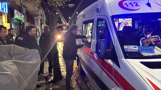 Ocağa yemek koyup uyuyakaldı, kendisini kurtaran ekiplere 