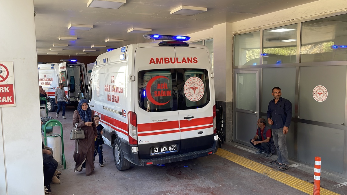 Şanlıurfa\'da lise pansiyonunda gıda zehirlenmesi şüphesiyle 30 öğrenci taburcu edildi