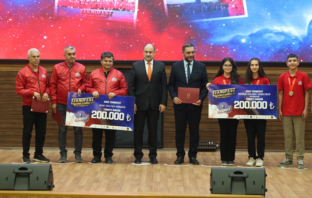 Şanlıurfa\'da TEKNOFEST Güneydoğu\'da finale yükselen takımlar ödüllendirildi