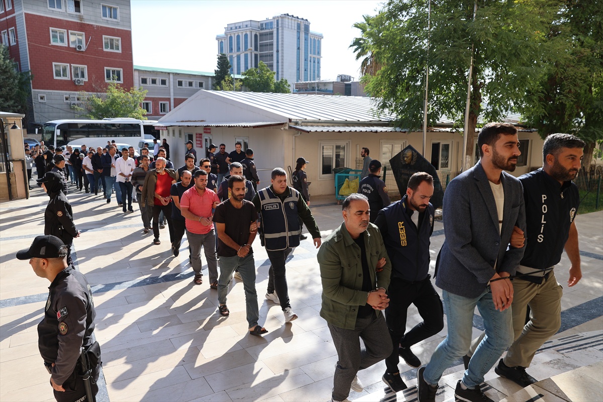 Şanlıurfa merkezli yasa dışı bahis operasyonunda 22 zanlı adliyeye sevk edildi