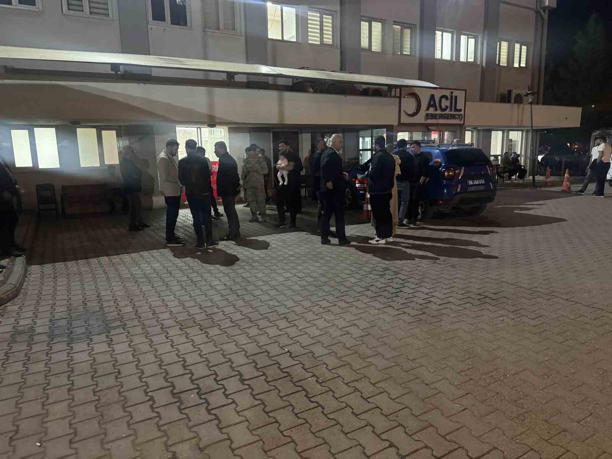 Siirt Kurtalan\'da yemekten rahatsızlanan 25 kişi, 12\'si öğrenci, tedaviye alındı