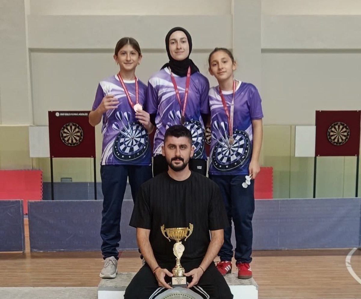 Sinop\'ta üst üste dördüncü kez il şampiyonu olan Ayaz Ortaokulu, bölge finaline kaldı