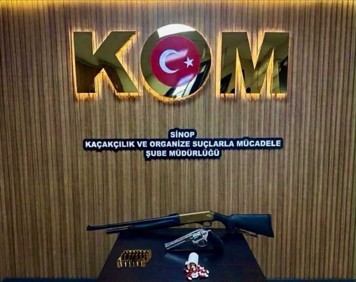 Sinop ve Samsun\'da ruhsatsız silahlara yönelik operasyonda 9 zanlı gözaltına alındı