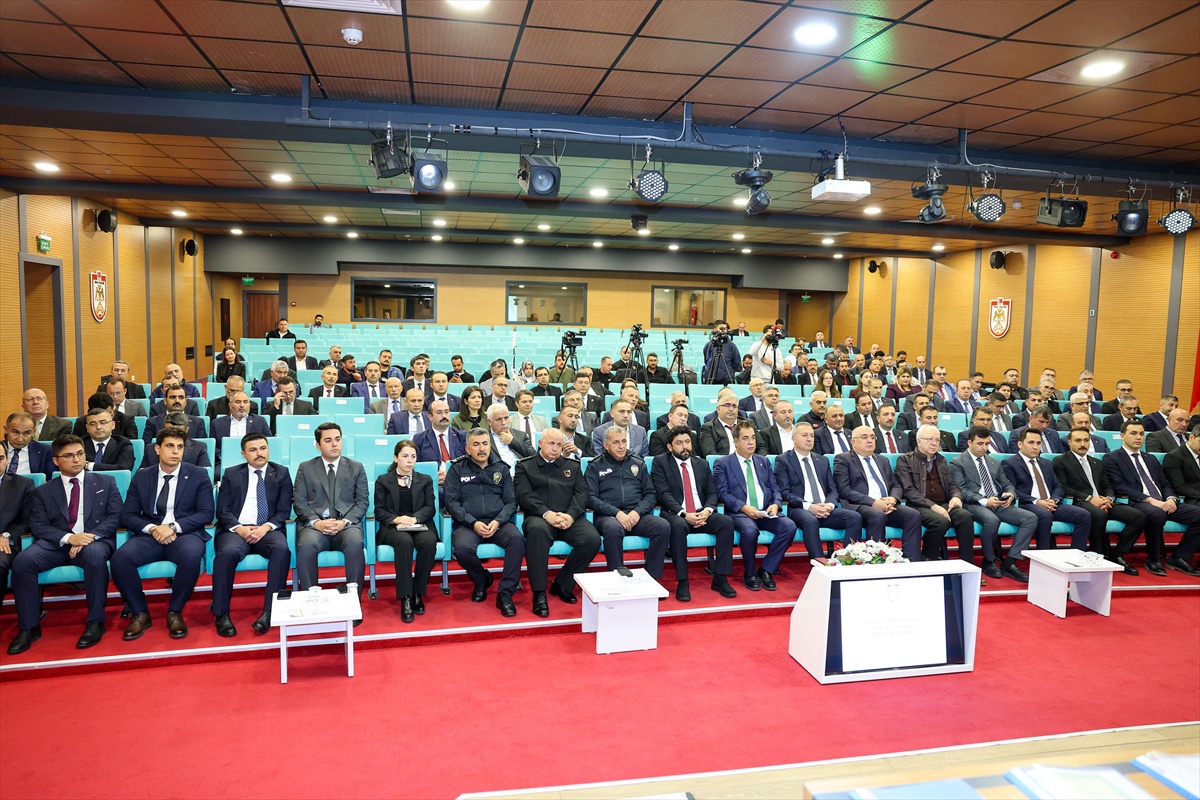 Sivas\'ta 405 projenin 54\'ünün inşaatı tamamlandı, toplam bedel 138 milyar lira