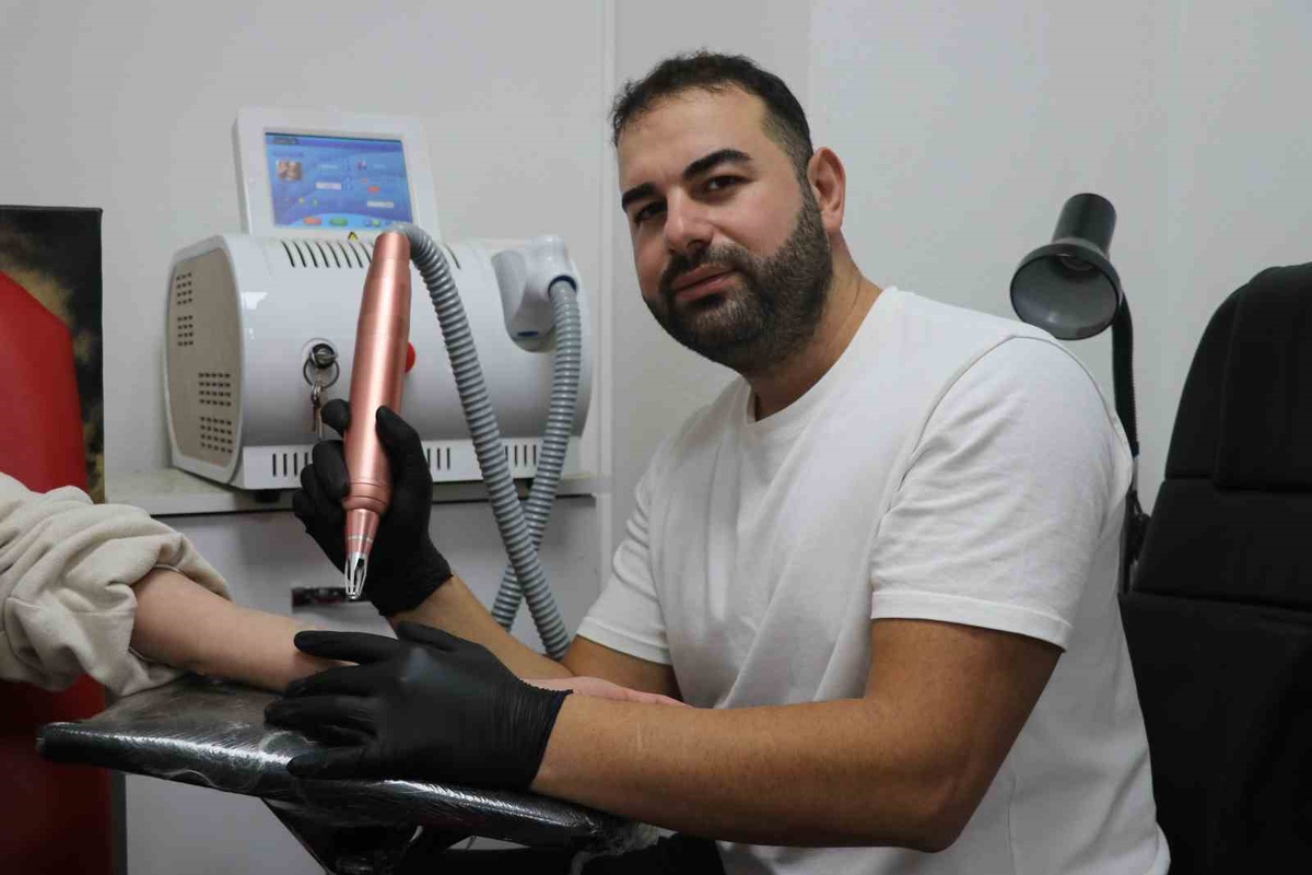 Sivas\'ta dövme sanatçısı Mesci, ayrılık sonrası sildirme taleplerinin arttığını söyledi