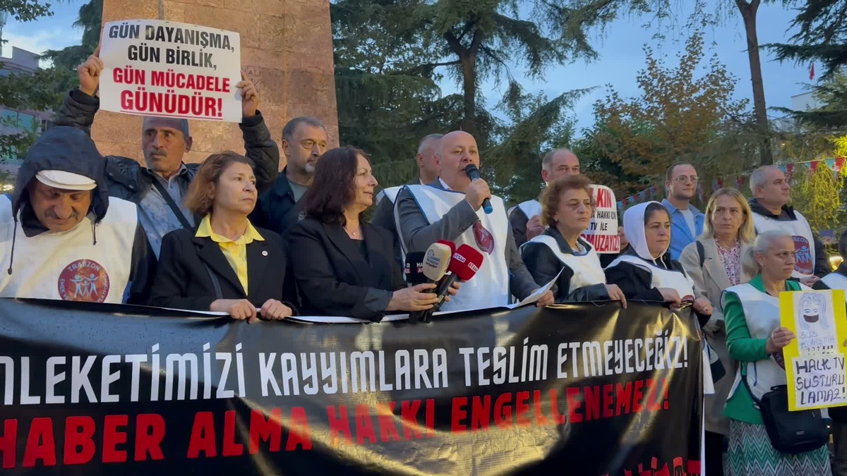 Halk TV\'ye kayyım atanması Trabzon\'da düzenlenen yürüyüşle protesto edildi