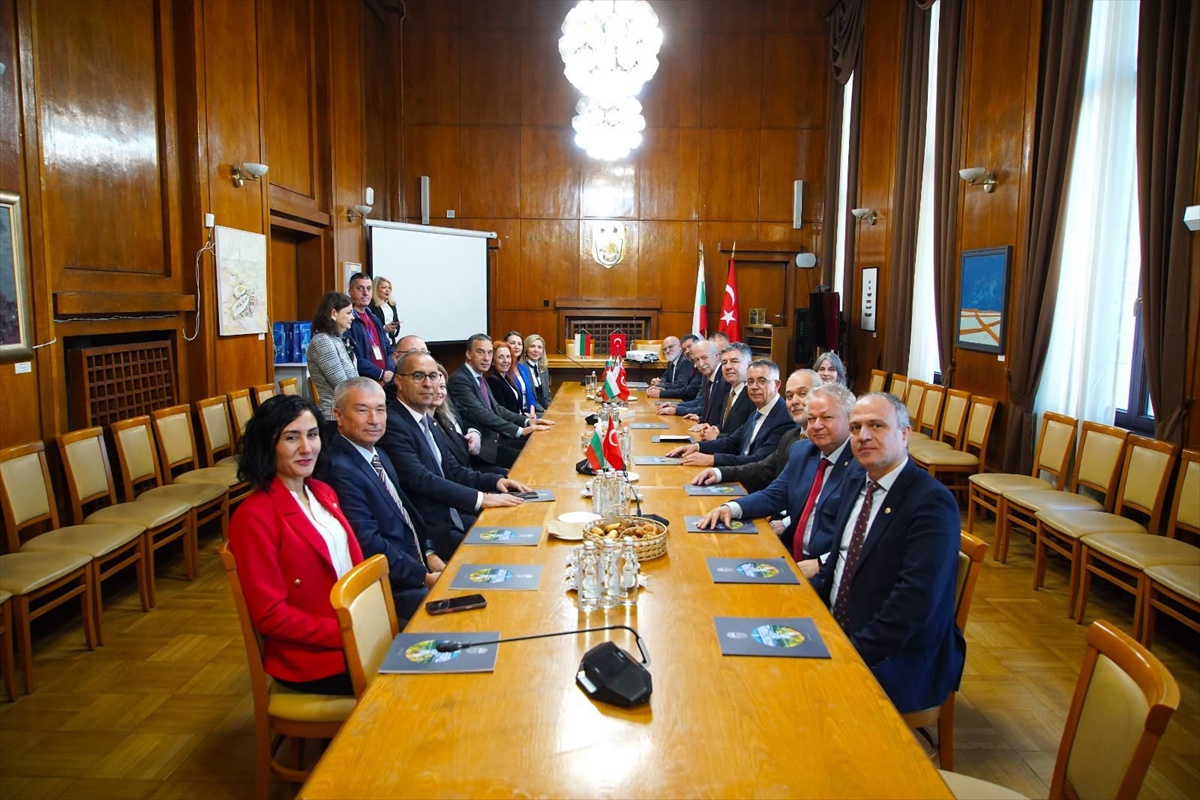 Trakya Üniversitesi heyeti, Burgaz\'da çocuk sağlığı için iş birliği görüşmeleri yaptı