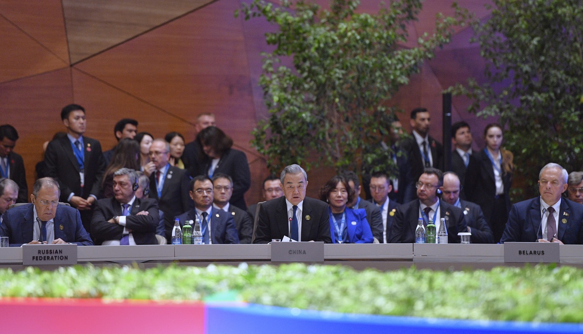 CICA 7. Zirvesi\'nde Wang Yi, Asya ülkelerine dayanışma ve işbirliği çağrısı yaptı