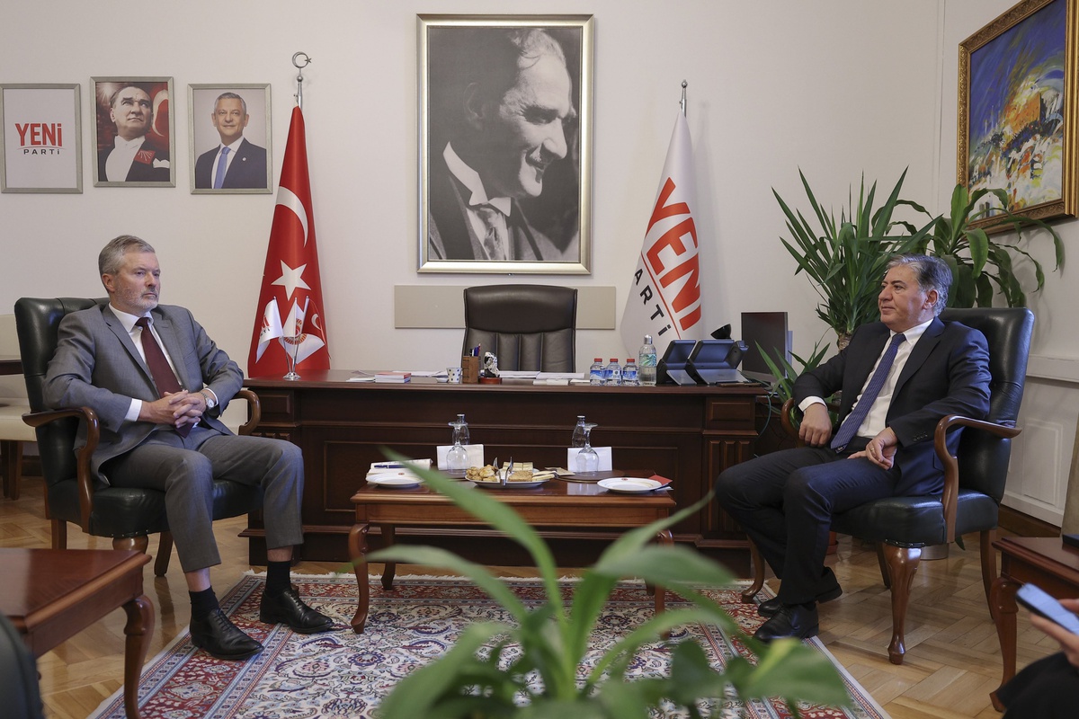 YENİ Parti\'den Murat Emir, Norveç Büyükelçisi Gaarder ve heyetini TBMM\'de konuk etti