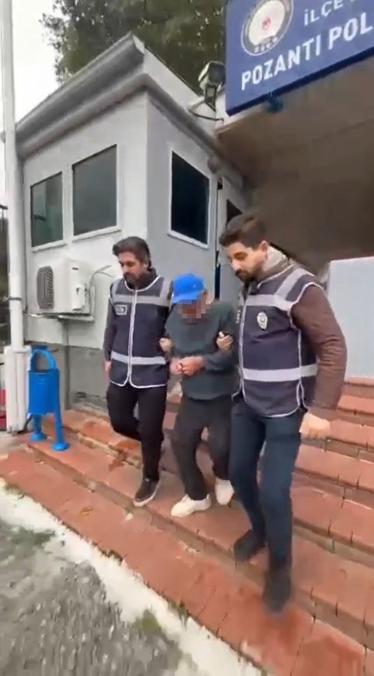 Adana\'da çalıntı araçla yakalanan şahıs 5 suçtan 20 yıl 8 ay hapisle aranıyordu