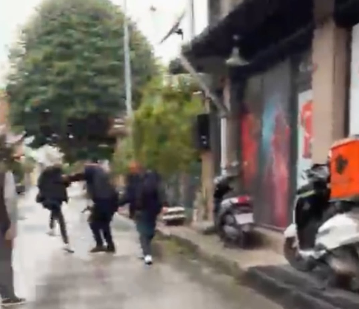 Cezaevindeki yakını için para verdiğini söylediği kişiyi vurdu, polisi kendisi çağırdı