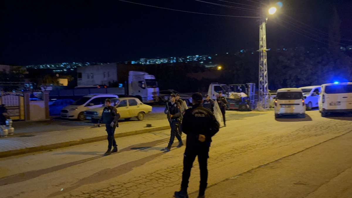 Adıyaman\'da iki grup arasındaki kavgada 4 kişi yaralandı, gözaltı sayısı 25\'e çıktı