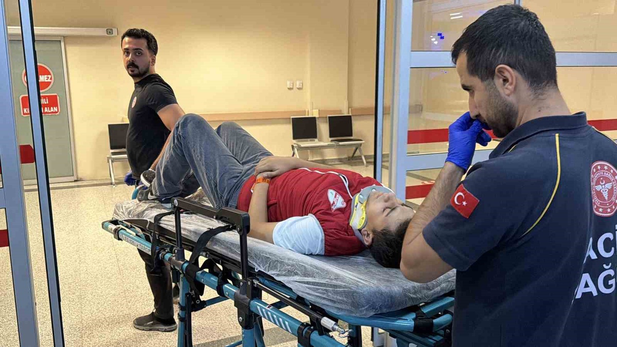 Adıyaman\'da Atatürk Bulvarı\'nda devrilen elektrikli bisiklette 1 kişi yaralandı