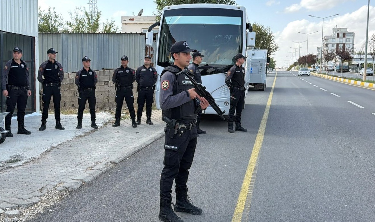 Adıyaman Fatih Mahallesi\'nde silahlı çatışmanın ardından 38 kişi gözaltına alındı