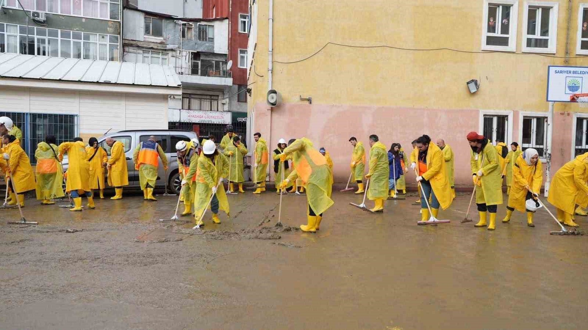 AFAD selden etkilenen illerde 60 bin 395 personel ve 8 bin 927 araçla müdahale ediyor