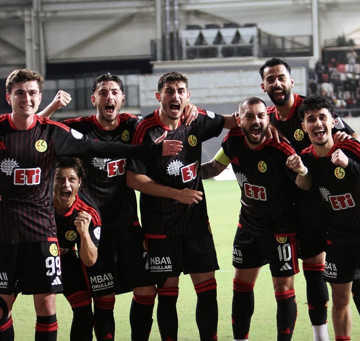 Atalay Yıldırım\'ın üç gol attığı maçta Altay, Eskişehirspor\'a 4-1 yenildi