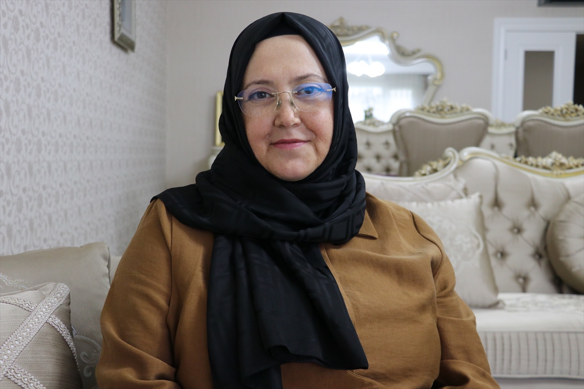 Kadın, annesi ve 14 yıl sonra eşinden aldığı böbreklerle iki kez nakil oldu