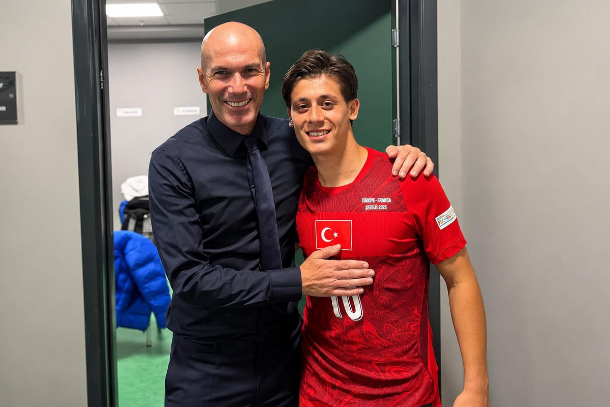 Arda Güler Zidane ile fotoğraf paylaştı! Mbappe\'nin cevabı olay oldu