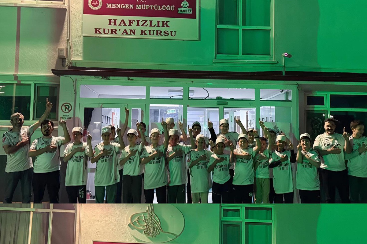 Arda Güler\'den memleketindeki hafızlık öğrencilerine anlamlı jest