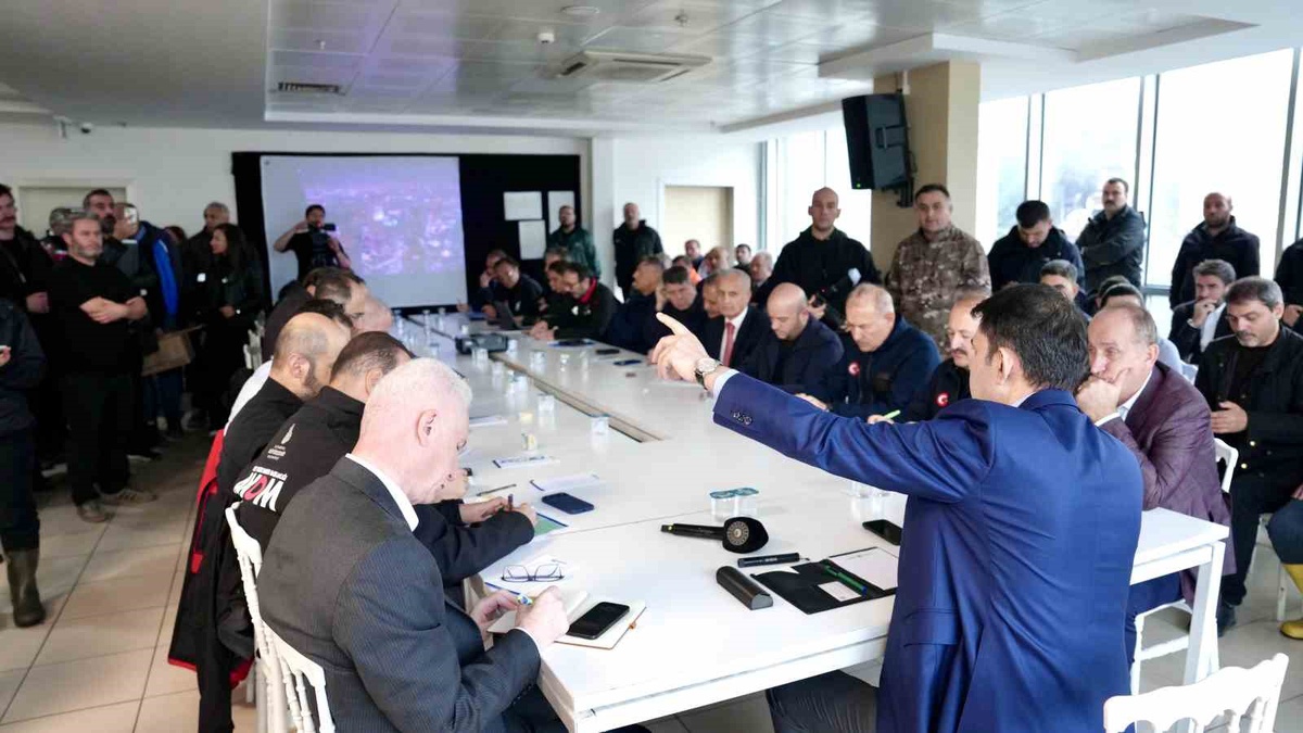 Bakan Kurum sel sonrası Ayazağa\'da Yarısı Bizden veya TOKİ ile dönüşümü önerdi