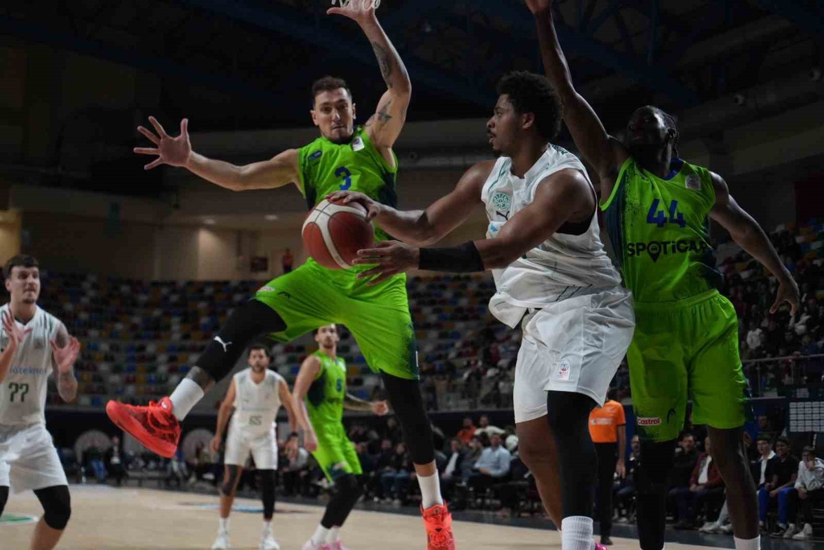 Körfez Basket, TOFAŞ\'a 71-69 mağlup oldu