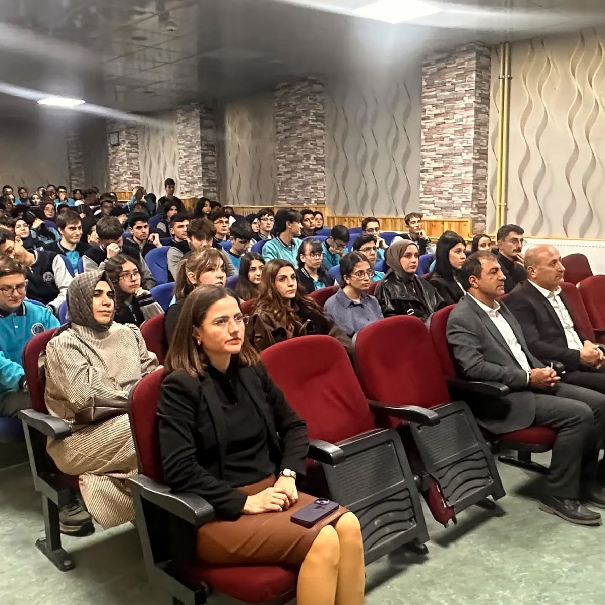 Bayburt Fen Lisesinde öğrenciler eTwinning ile Erasmus+ sürecini öğrendi