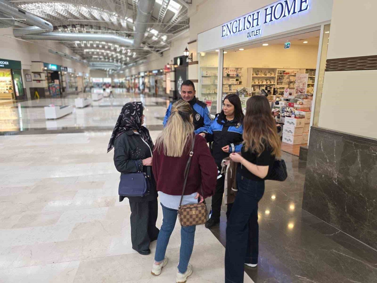 Bozüyük\'te polis 52 vatandaşı dolandırıcılık ve KADES konusunda bilgilendirdi