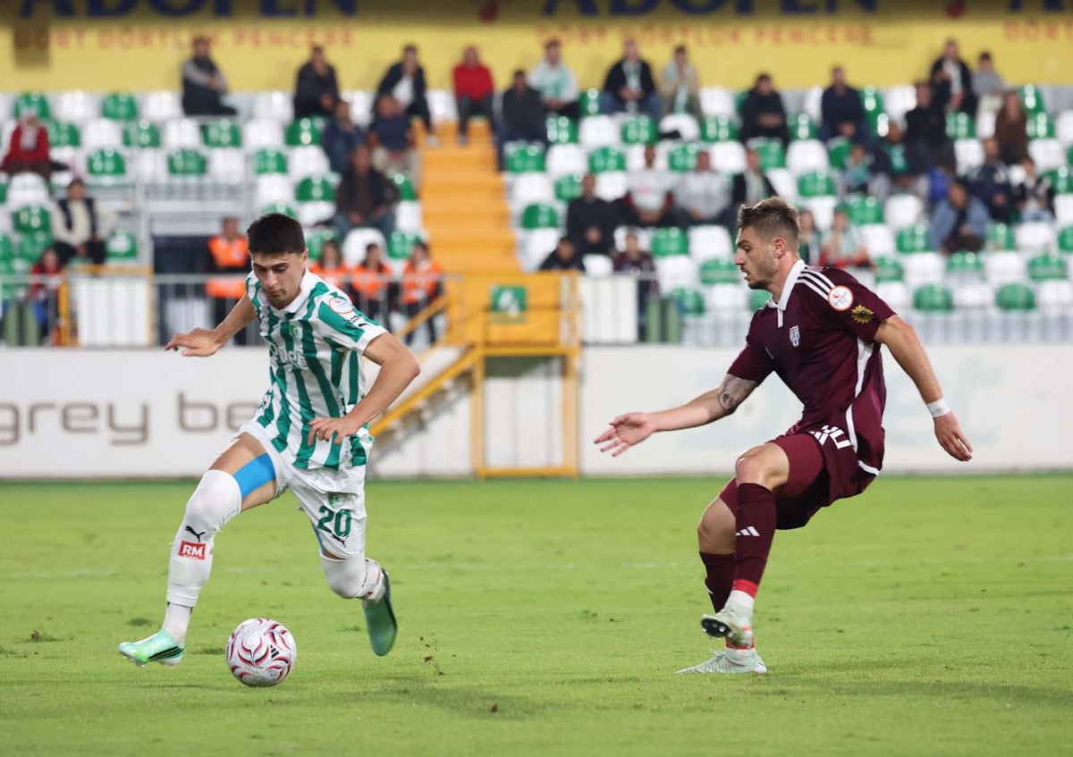 Bodrum FK, yenik düştüğü maçta Bandırmaspor\'u 2-1 yenerek ikinci galibiyetini aldı