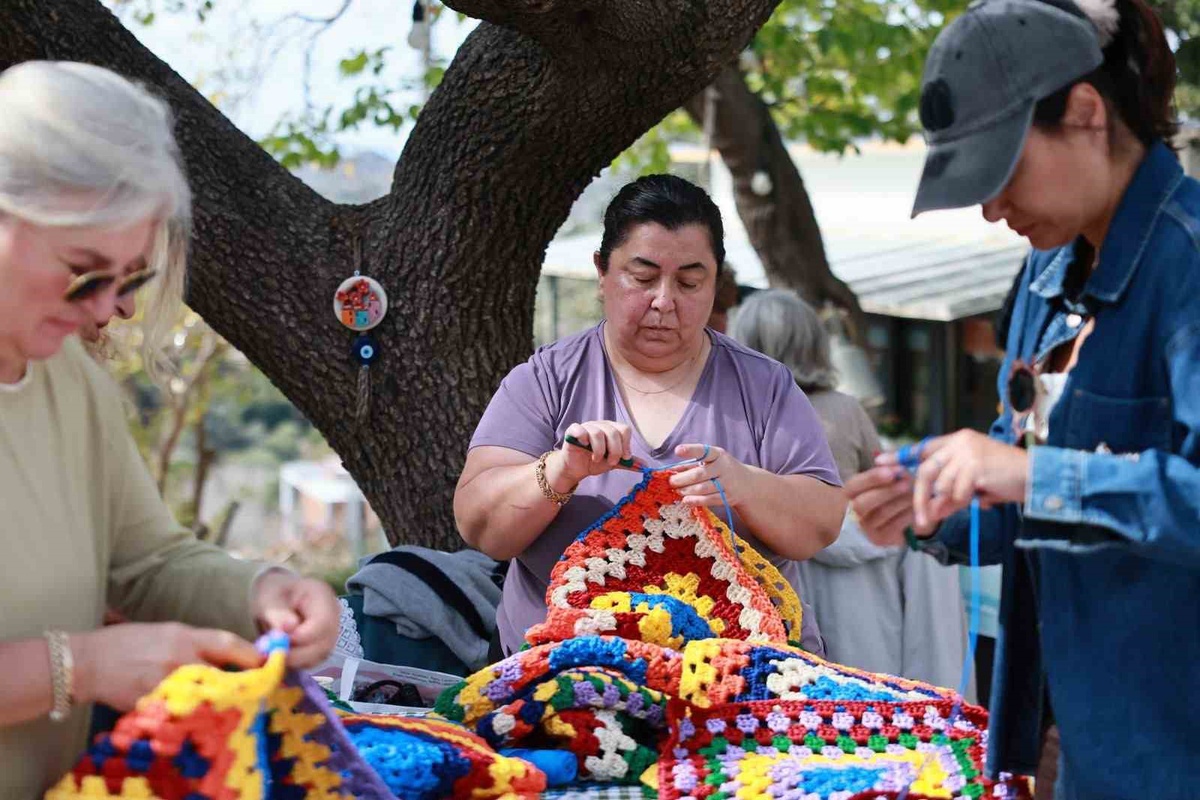 Bodrumlu kadınların ördüğü 1400 motif sokaklar için gölgeliğe dönüşecek