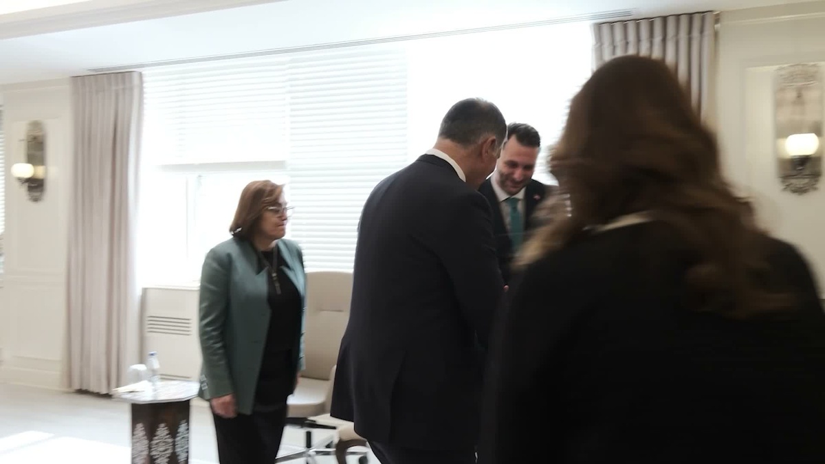 Cemil Tugay, Gaziantep’te sosyal belediyecilik projelerini inceledi