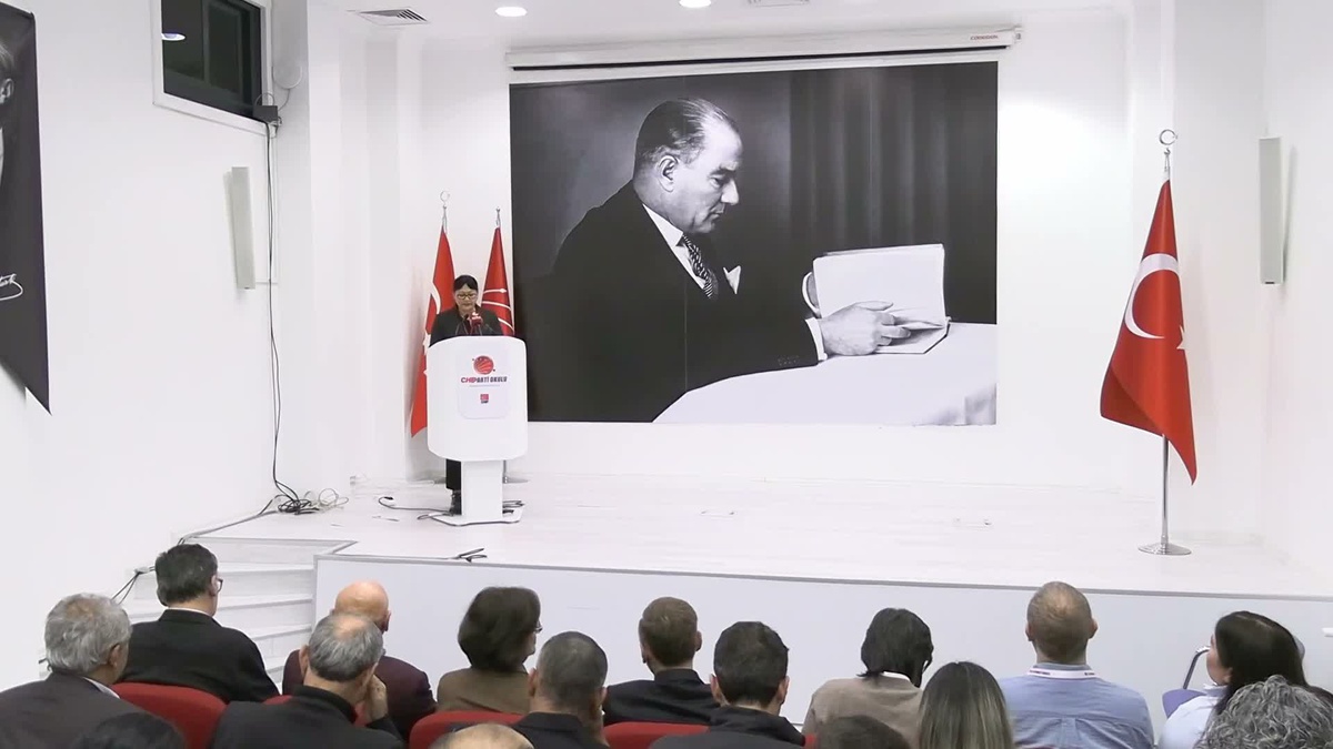 CHP\'li Kaya, Parti Okulu eğitiminde 23 şehirden 78 katılımcıya seslendi