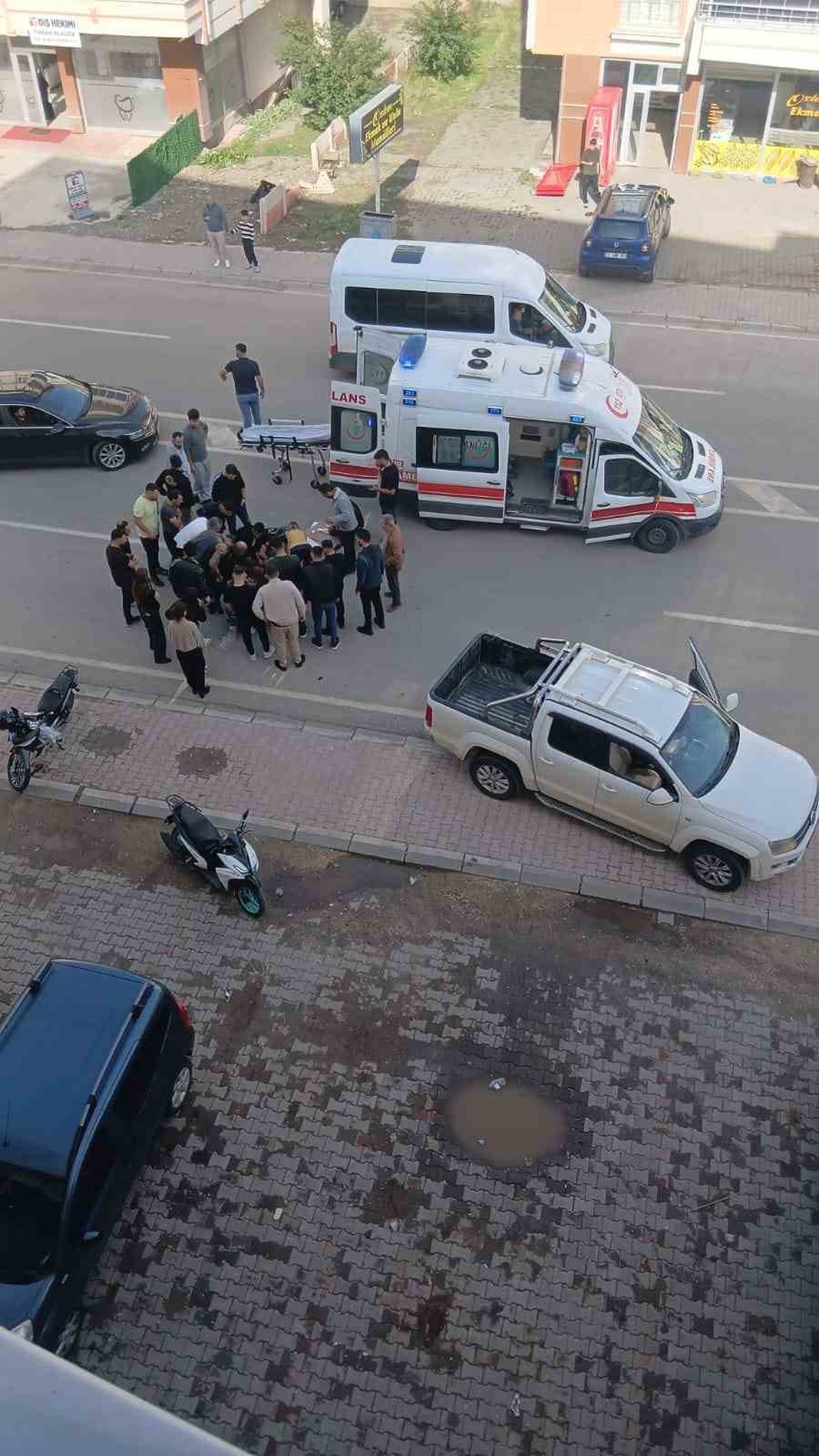 Elazığ\'da Malatya Caddesi\'nde pick-up ile çarpışan motosikletin sürücüsü yaralandı