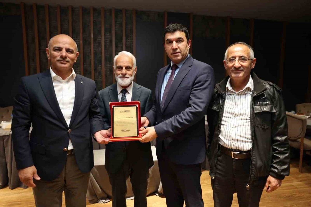 Emrullah Bayraktar, 10 kilometreyi 57 dakikada koşup 75-79 kategorisinde birinci oldu