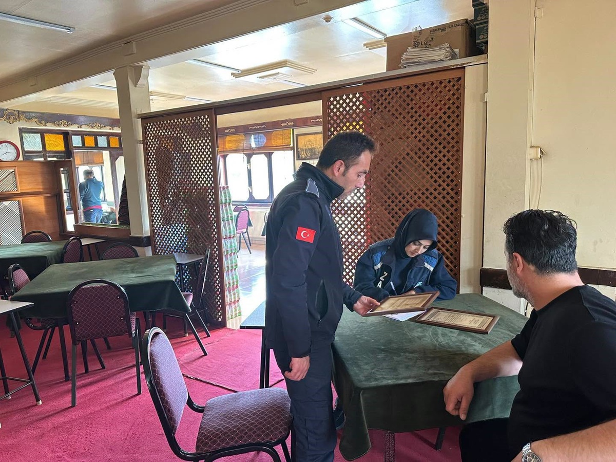 Erzincan Belediyesi kent genelinde 363 kahvehane ve çay ocağını denetledi