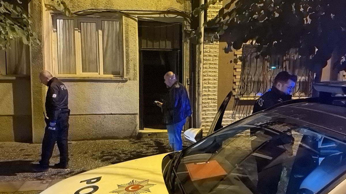 Eskişehir Tepebaşı\'nda komşusunun evinde ölen Yadigar Yılmaz\'ın ölümü şüpheli bulundu